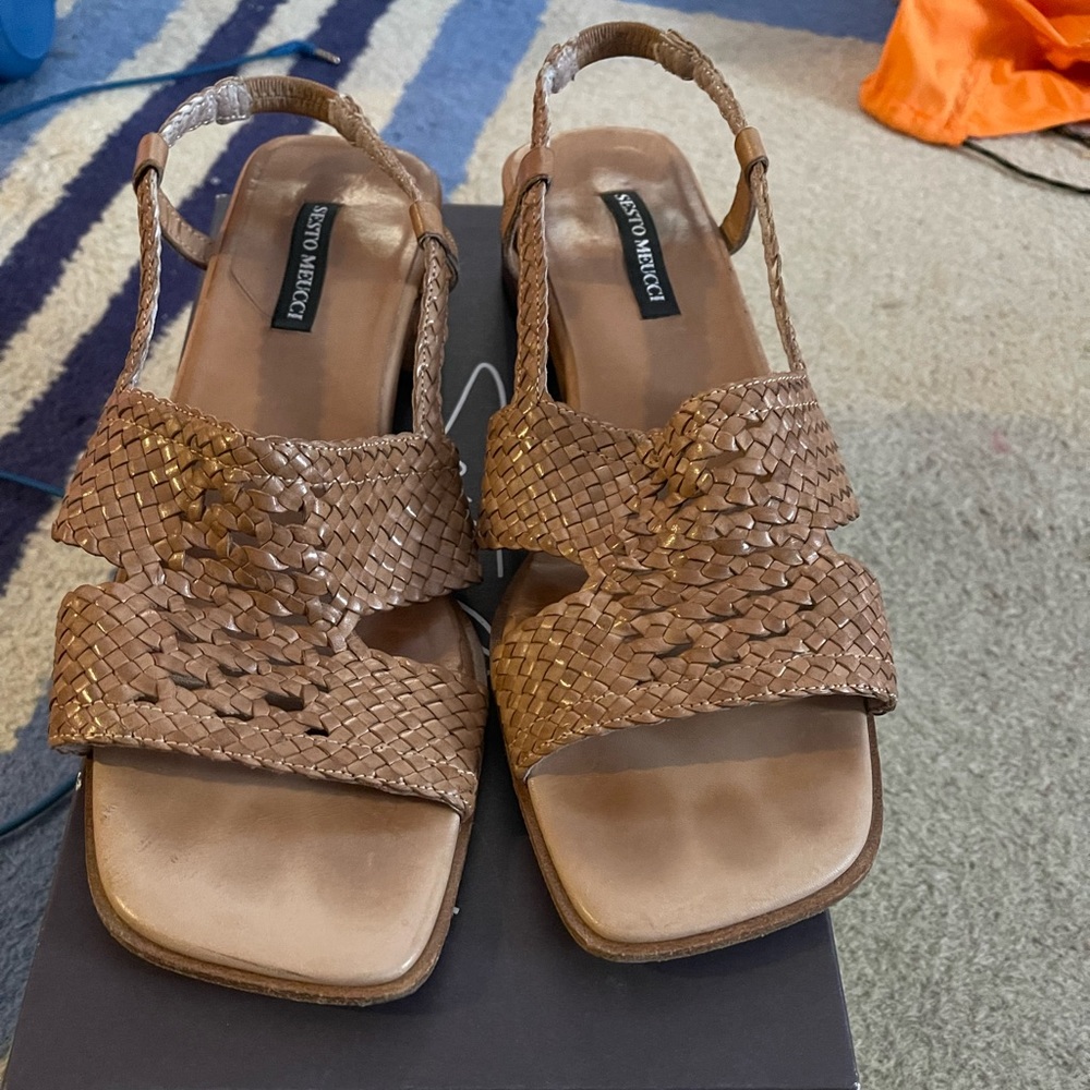 Sesto Meucci sandals 9.5 womens natural color